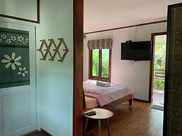 Rayonghouse Resort