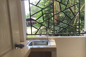 Rayonghouse Resort
