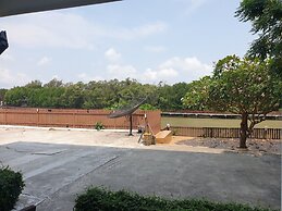 Banchaitalay Room