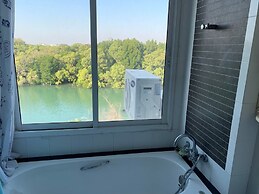Banchaitalay Room
