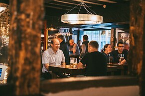 Rose & Crown Inn