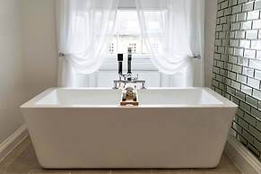 Hanover 71 Suites