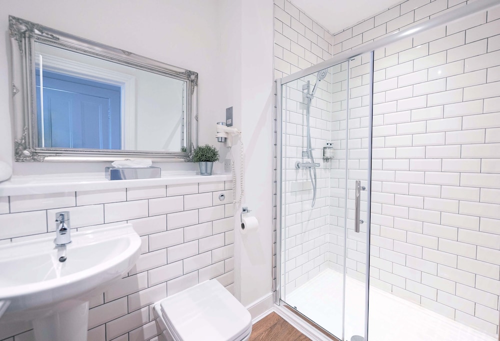 Hanover 71 Suites