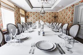 Tchaikovsky Hotel