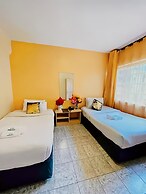 Hotel Embassy