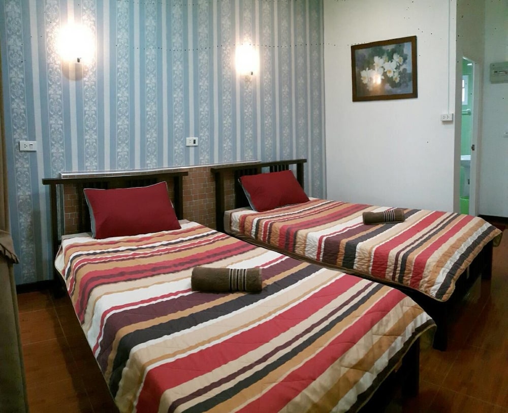Home Hug Pak Sabai
