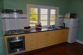Vineyard Cottage at Upper Reach Winery