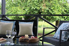 Vineyard Cottage at Upper Reach Winery