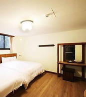 Gemlu Hotel