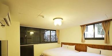Gemlu Hotel