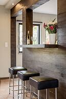 Aroeira Pool House by Lisbon-Coast