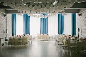 Maxim Park Hotel