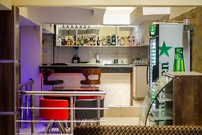Airport Landing Hotel
