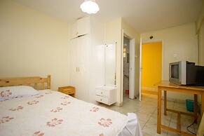 Harlequin Suites Hotel