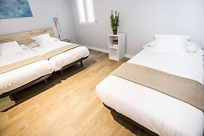 Hola Rooms
