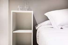 Hola Rooms