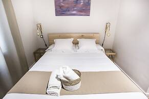 Hola Rooms