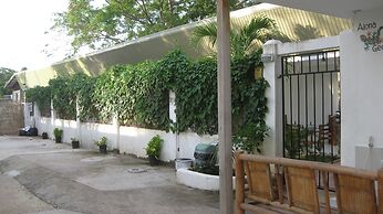 Alona Gecko Inn