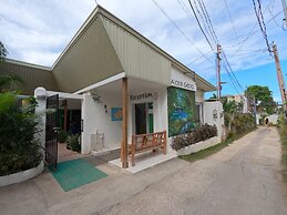 Alona Gecko Inn