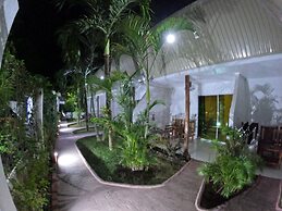 Alona Gecko Inn