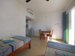 Alona Gecko Inn