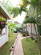 Alona Gecko Inn