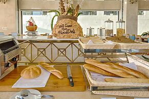 Paris Deli Danang Beach Hotel