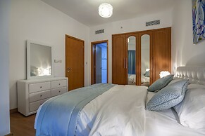 The Waves by Deluxe Holiday Homes