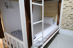Baan URT Suratthani Airport Hotel