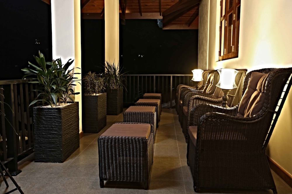 Rivora Residence