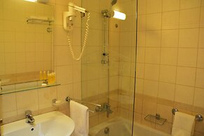 Amerie Suites Hotel