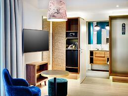 Stage 12 Hotel by Penz