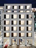 Stage 12 Hotel by Penz