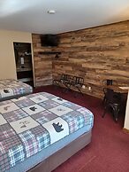Northwoods Motel