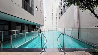 Metropolis Suites Bangkok, Tapestry Collection by Hilton