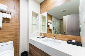 Metropolis Suites Bangkok, Tapestry Collection by Hilton