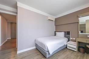 Metropolis Suites Bangkok, Tapestry Collection by Hilton