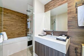 Metropolis Suites Bangkok, Tapestry Collection by Hilton