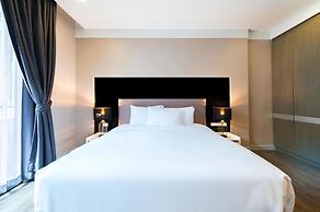 Metropolis Suites Bangkok, Tapestry Collection by Hilton