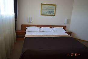 Pur Navolok Hotel