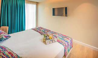 Arya Stadium Hotel