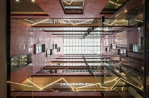 Arya Stadium Hotel