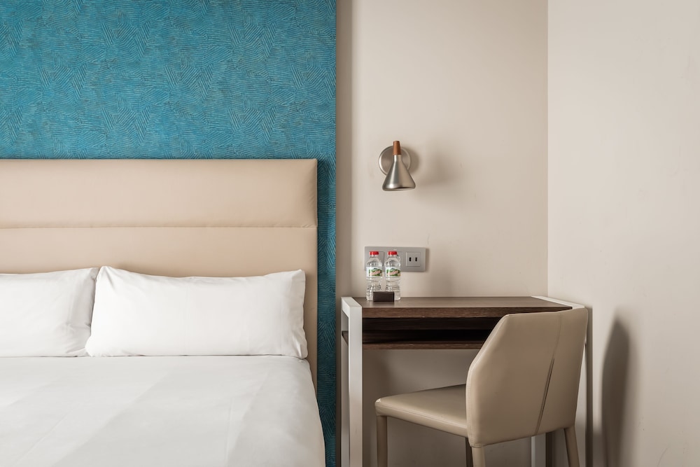 Arya Stadium Hotel