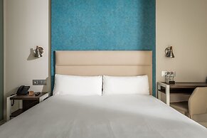 Arya Stadium Hotel