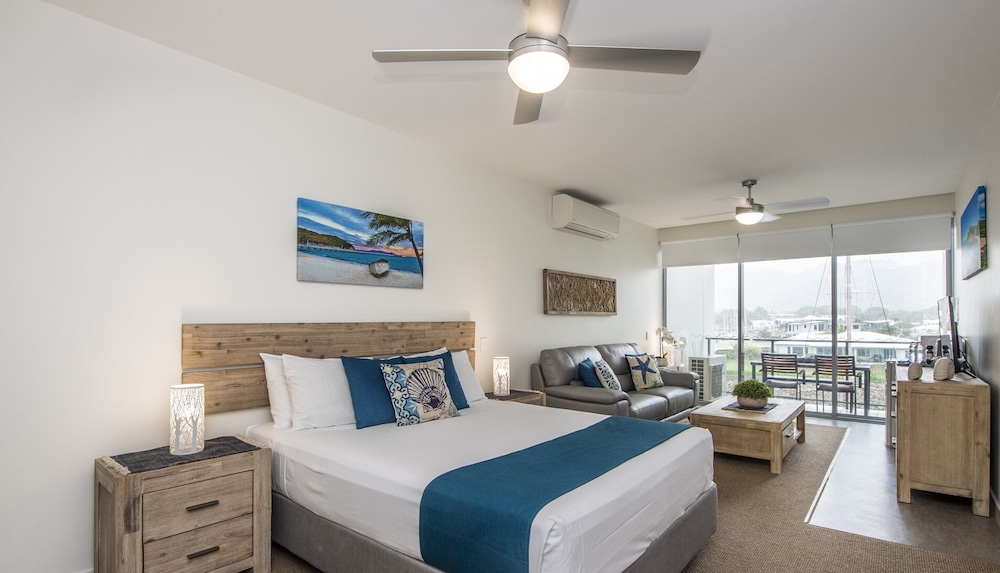 Absolute Waterfront Magnetic Island