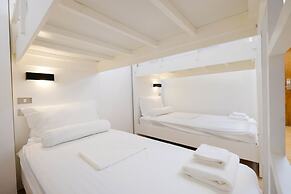 Heroes Hotel