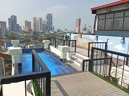 Heroes Hotel