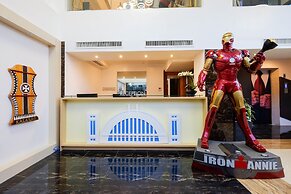 Heroes Hotel