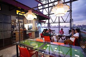 Heroes Hotel