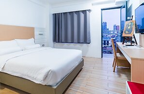 Heroes Hotel